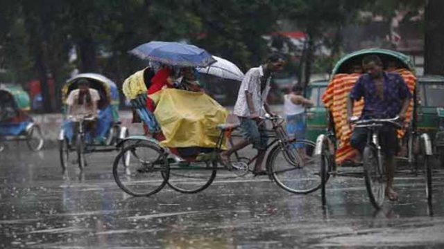 বছরের সর্বোচ্চ বৃষ্টির রেকর্ড, চলবে সারাদিন