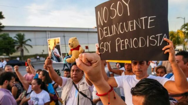 মেক্সিকোয় সাংবাদিককে গুলি করে হত্যা