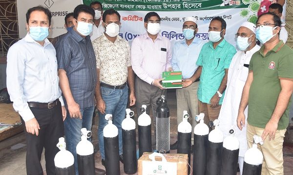 করোনা রোগীদের জন্য আইইবি’র নির্বাহী কমিটির পক্ষ হতে অক্সিজেন সিলিন্ডার প্রদান