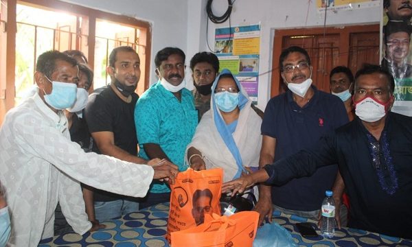 অসহায়দের মাঝে খাদ্য বিতরণ ও উন্নয়ন কর্মকান্ড অব্যাহত রেখেছেন সালাম মূর্শেদী এমপি