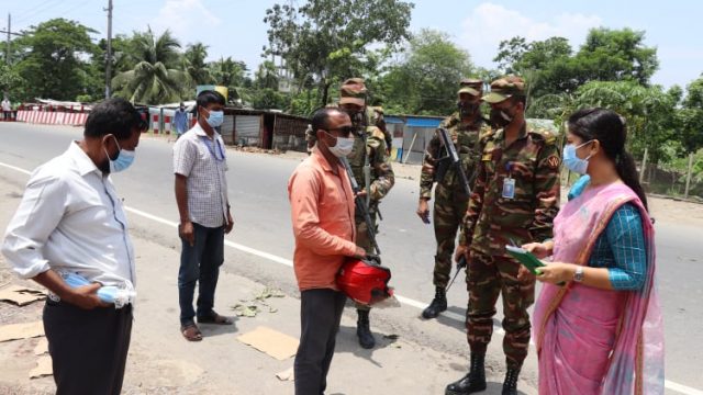 বাগেরহাটে লকডাউনে প্রশাসনের অভিযান, সেনাবাহিনীর টহল জোরদার