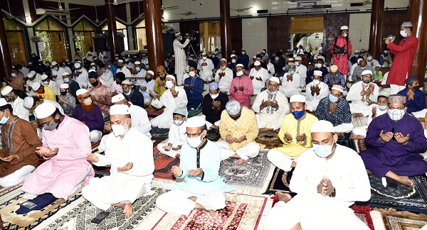 খুলনায় ঈদ-উল-আযহা উদযাপিত