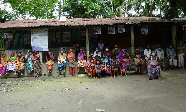 মোরেলগঞ্জে লকডাউনে হোগলাপাশা আশ্রয়ন কেন্দ্রের শ্রমজীবি মানুষ বিপাকে