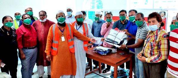 খুলনার আল কারীম অক্সিজেন সেবাকে পিপিই প্রদান করলেন রোটারী ক্লাব অব সুন্দরবন