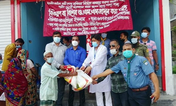 মোরেলগঞ্জ পৌরসভায় করোনা কালিন সময়ে ৪টি স্পটে সুলভ মূল্যে খাদ্য বিতরণ শুরু