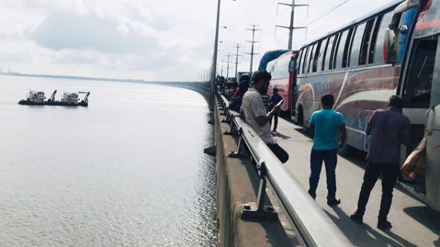 ২৪ ঘন্টায় বঙ্গবন্ধু সেতুতে ২ কো‌টি ৩০ লাখ টাকা টোল আদায়