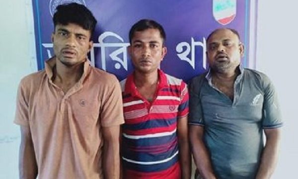 ডুমুরিয়ায় জনগণের হাতে গরু চোর আটক