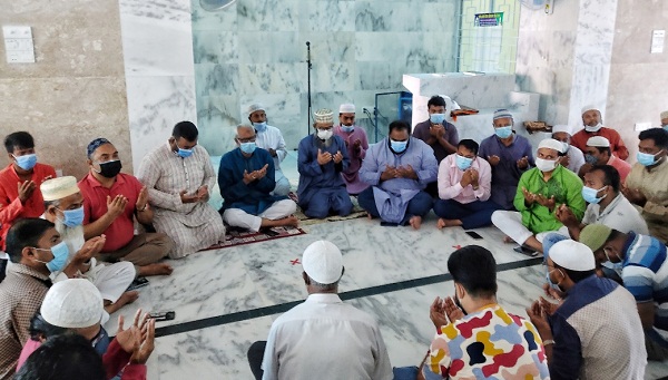 মরহুম এস এম মোস্তফা রশিদী সুজার তৃতীয় মৃত্যু বাষিকী উপলক্ষে নগর ছাত্রলীগের কোরআন খতম, দোয়া মাহফিল ও খাবার বিতরণ