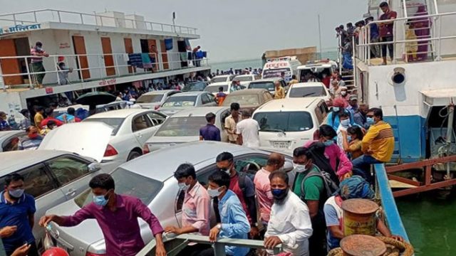 শুক্রবার সকাল থেকে ফেরিতে যাত্রী ও যাত্রীবাহী গাড়ি পরিবহন বন্ধ