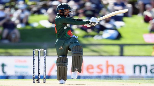 সেঞ্চুরির পর বিদায় নিলেন লিটন