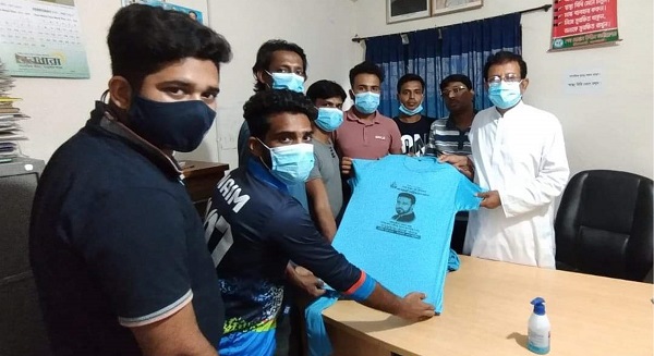 চিতলমারীতে শেখ তন্ময় অক্সিজেন ব্যাংকে সুরক্ষা উপকরণ প্রদান