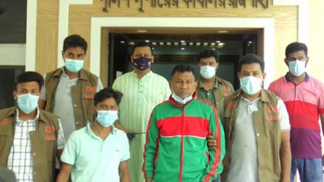 রাজশাহীর সেই পৌর মেয়রের বাড়িতে ফের অভিযান: টাকা ও মাদক উদ্ধার