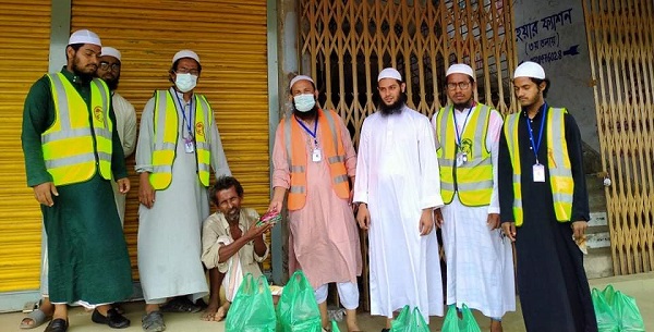 ঈদেও সেবা দিলেন খুলনা আল-কারীম অক্সিজেন সেবার কর্মীরা