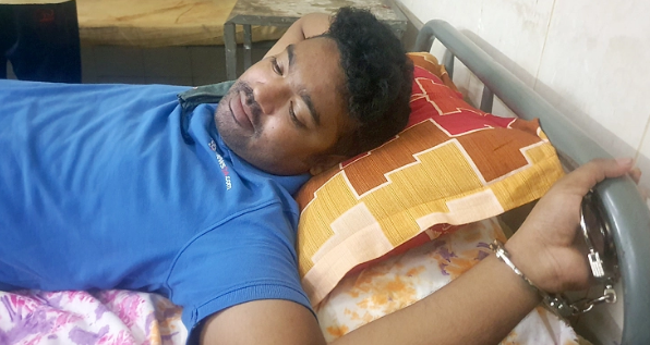 হাতকড়া পরেই হাসপাতালের বেডে সাংবাদিক তানু