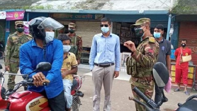 খুলনায় ভ্রাম্যমাণ আদালতে ১৪ হাজার ৬শ’ টাকা জরিমানা