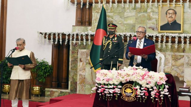 প্রতিমন্ত্রী হিসেবে শপথ নিলেন শামসুল আলম