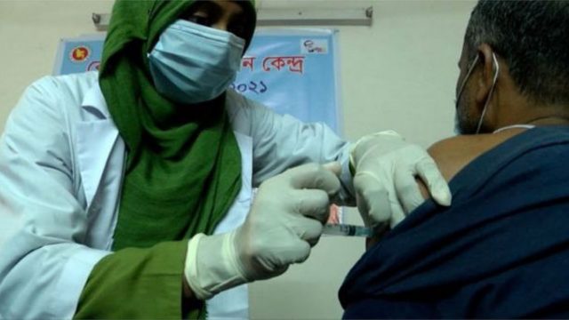 ৩০ বছর বয়সীরা নিতে পারবেন করোনা টিকা
