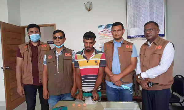 চিতলমারীতে ২৫০ পিস ইয়াবাসহ মাদক ব্যবসায়ী গ্রেপ্তার