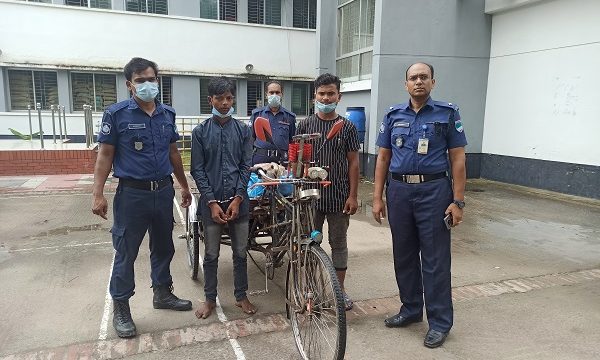 একমাত্র অবলম্বন ভ্যান উদ্ধার করে দিল মোল্লাহাট থানা পুলিশ