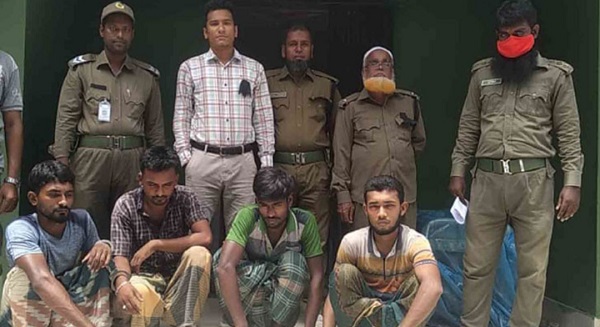 শরণখোলা রেঞ্জের শুকপাড়া এলাকা থেকে পূর্ব সুন্দরবনে ফাঁদসহ চার হরিণ শিকারি আটক