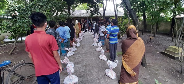করুনা বা দয়া নয়, দুঃস্থদের পাশে দাঁড়ায় মর্যাদার সাথে – সম্প্রীতি ফোরাম খুলনা