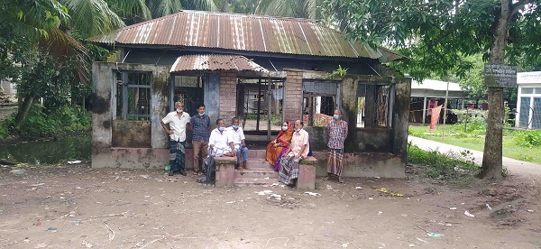 বাগেরহাটে ব্যাংক কর্মকর্তার জমি বসতবাড়ি দখল চেষ্টার অভিযোগ