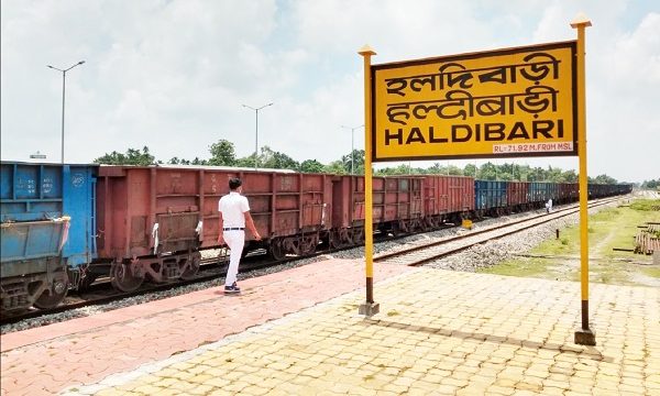 ছাপ্পান্ন বছর পর চালু হলো হলদিবাড়ি-চিলাহাটি রেলপথ