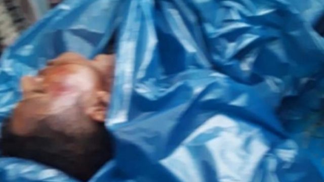 খুলনার ডুমুরিয়ায় ইটবাহী ট্রাক থেকে পড়ে এক শ্রমিকের মৃত্যু