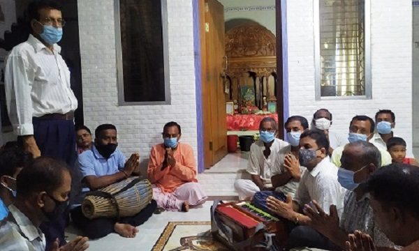 চিতলমারীতে শেখ কামালের ৭২ তম জন্মবার্ষিকীতে রাধা-গোবিন্দ মন্দিরে প্রার্থনা