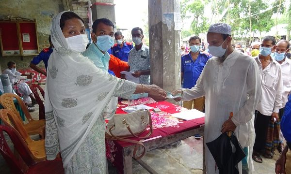 মোরেলগঞ্জে তেলিগাতিতে ৫৫০ পরিবারকে সহায়তা প্রদান