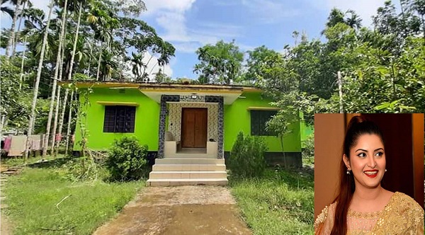 পিরোজপুরের মঠবাড়িয়ার স্মৃতিমনি থেকে নায়িকা পরীমণি, শৈশব এলাকায় নানা গুঞ্জন