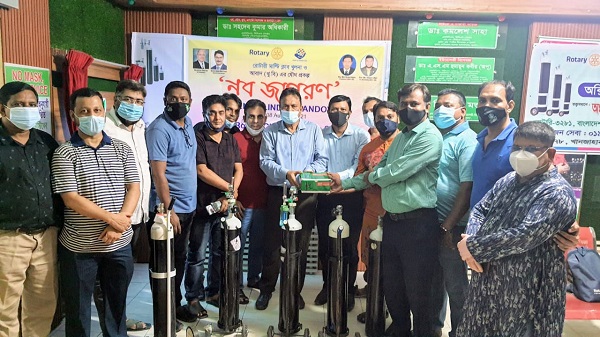নবজাগরনে রোটারি ক্লাব খুলনা সাউথ’র অক্সিজেন সিলিন্ডার প্রদান