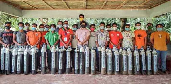 ফোন করলেই রোগীর বাড়িতে পৌঁছে যাচ্ছে অক্সিজেন সিলিন্ডারসহ অ্যাম্বুলেন্স