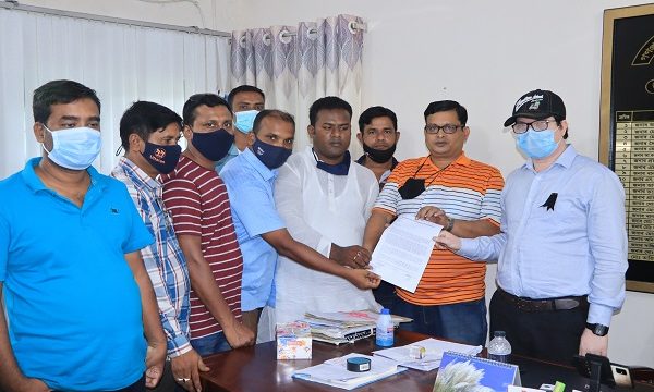 তালা প্রেসক্লাবের জায়গা উচ্ছেদ ষড়যন্ত্র বন্ধের দাবীতে স্মারকলিপি