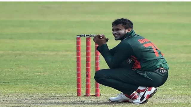 ইতিহাসের পাতায় সাকিব