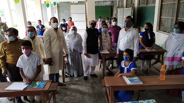 মোরেলগঞ্জে পাঠদান কার্যক্রম পরিদর্শন করেন সংসদ সদস্য