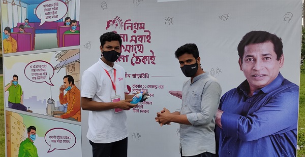 তালায় ব্র্যাকের সচেতনামুলক প্রচারণা ও মাস্ক বিতরণ