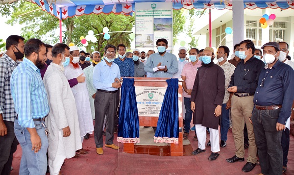 কুয়েটে “অভ্যন্তরীণ রাস্তা” নির্মাণ কাজের ভিত্তিপ্রস্তর স্থাপন অনুষ্ঠিত