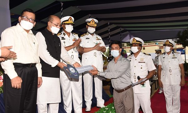 দুর্যোগ ব্যবস্থাপনা ও ত্রাণ মন্ত্রণালয়ের ৮টি রেসকিউ বোট হস্তান্তর