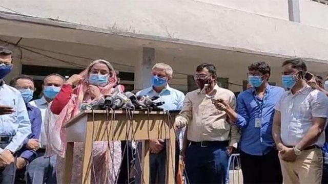 ইউনিফর্ম নিয়ে শিক্ষার্থীদের চাপ না দিতে শিক্ষামন্ত্রীর নির্দেশ