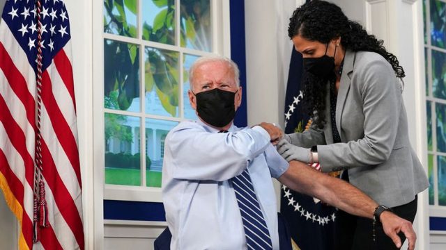 টিকার বুস্টার ডোজ নিলেন বাইডেন