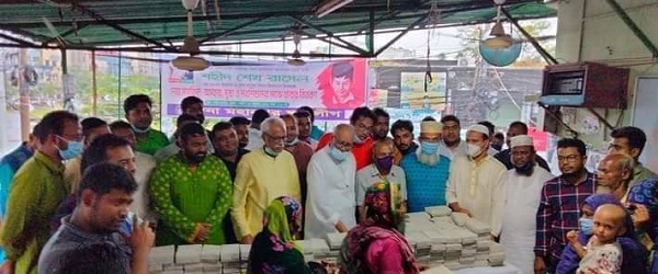 শহীদ শেখ রাসেলের জন্মদিনে মহানগর ছাত্রলীগের দোয়া মাহফিল, অসহায় দুস্থ্য এবং পথশিশুদের মাঝে খাবার বিতরণ