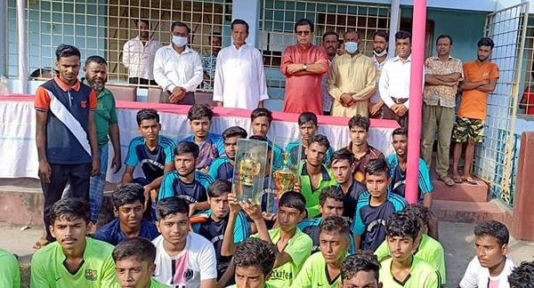 চিতলমারীতে আন্তঃস্কুল ফুটবল টুর্ণামেন্ট অনুষ্ঠিত