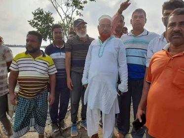 দাকোপের পানখালী ভেড়িবাঁধ পশুর নদী গর্ভে বিলীন; পরিদর্শন করেন শেখ আবুল হোসেন