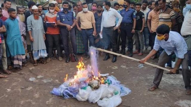 ডুমুরিয়ায় মা ইলিশ সংরক্ষণ অভিযানে বিপুল পরিমান অবৈধ জাল আটক