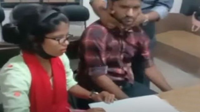 কলেজ ছাত্রকে অপহরণের পর জোর করে বিয়ে করলেন তরুণী!