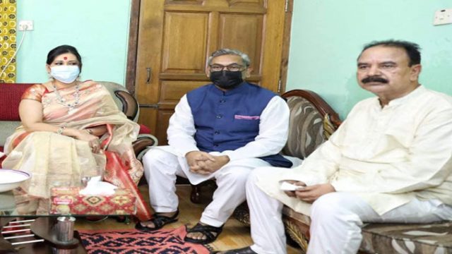 দুর্গাপূজায় গয়েশ্বর রায়ের বাড়িতে নসরুল হামিদ!