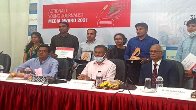 সংবাদমাধ্যমে আগের মতো রিপোর্ট নেই : তথ্যমন্ত্রী