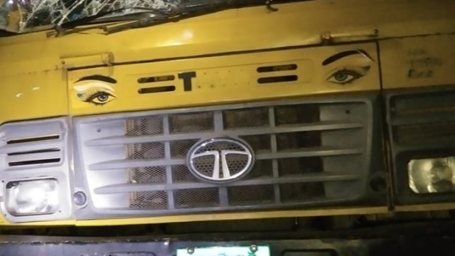 তালায় ট্রাক চাপায় অজ্ঞাত ব্যক্তি নিহত