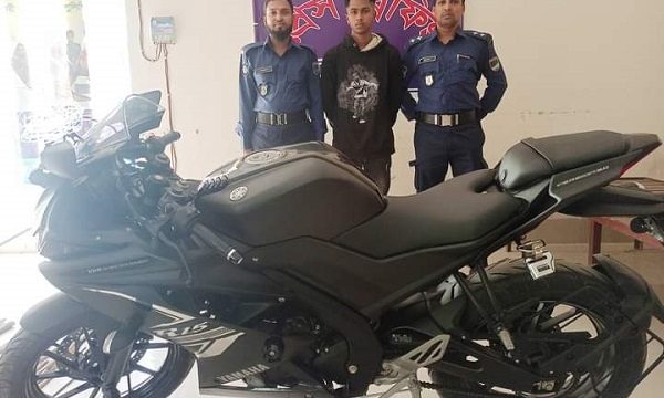 বাগেরহাটে মোটর সাইকেল ছিনতাইকারী আটক, মোটর সাইকেল উদ্ধার